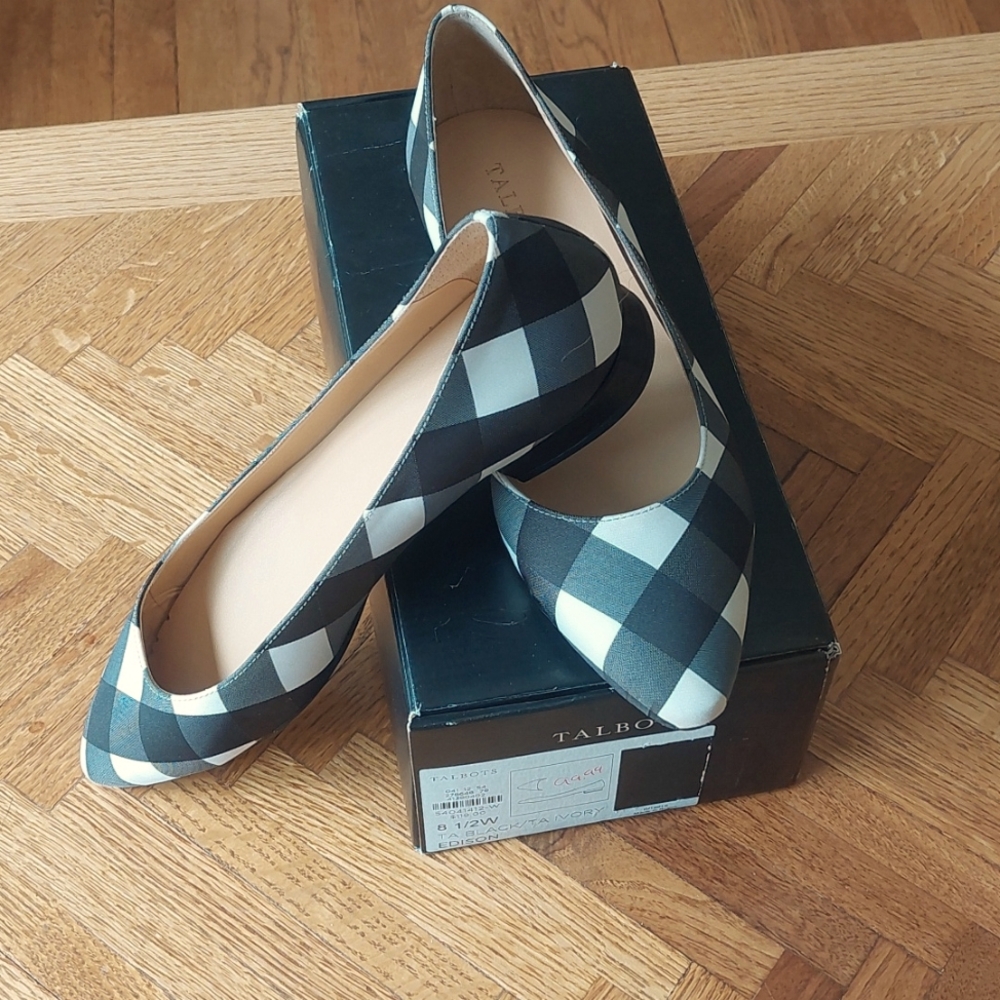 NIB women's  black and white plaid flats 8.5 Wide
